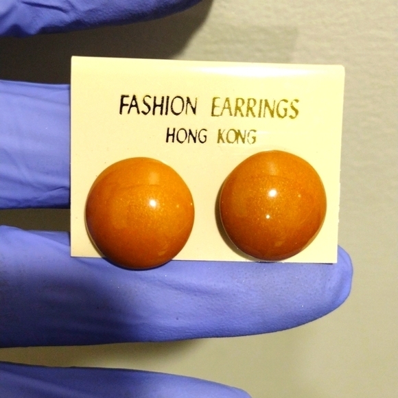 Retro 1980s Butterscotch Orange Dome Stud Earrings – Vintage Enameled Metal - Picture 6 of 6